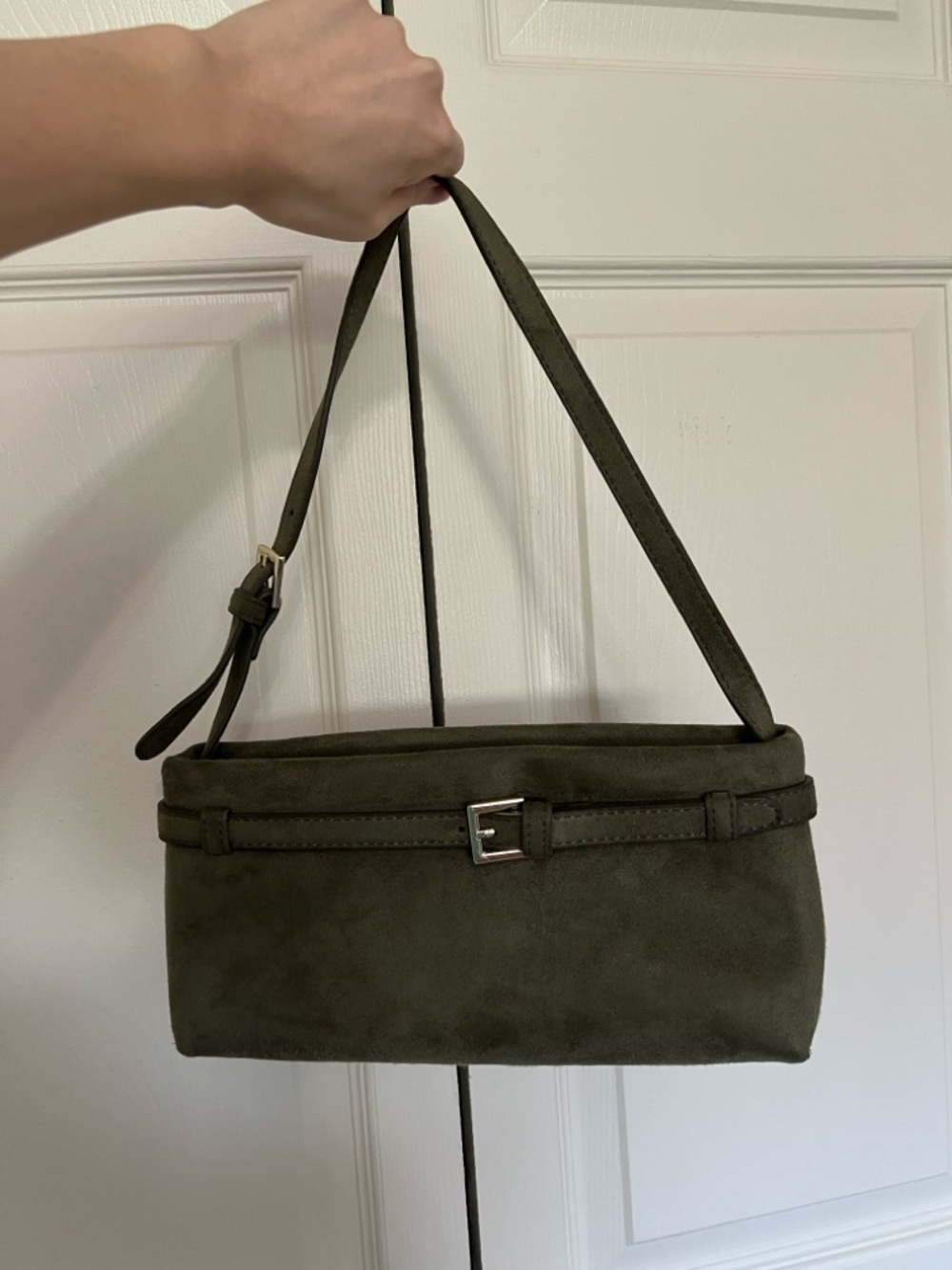 Abercrombie & Fitch Women's
Belted Shoulder Bag